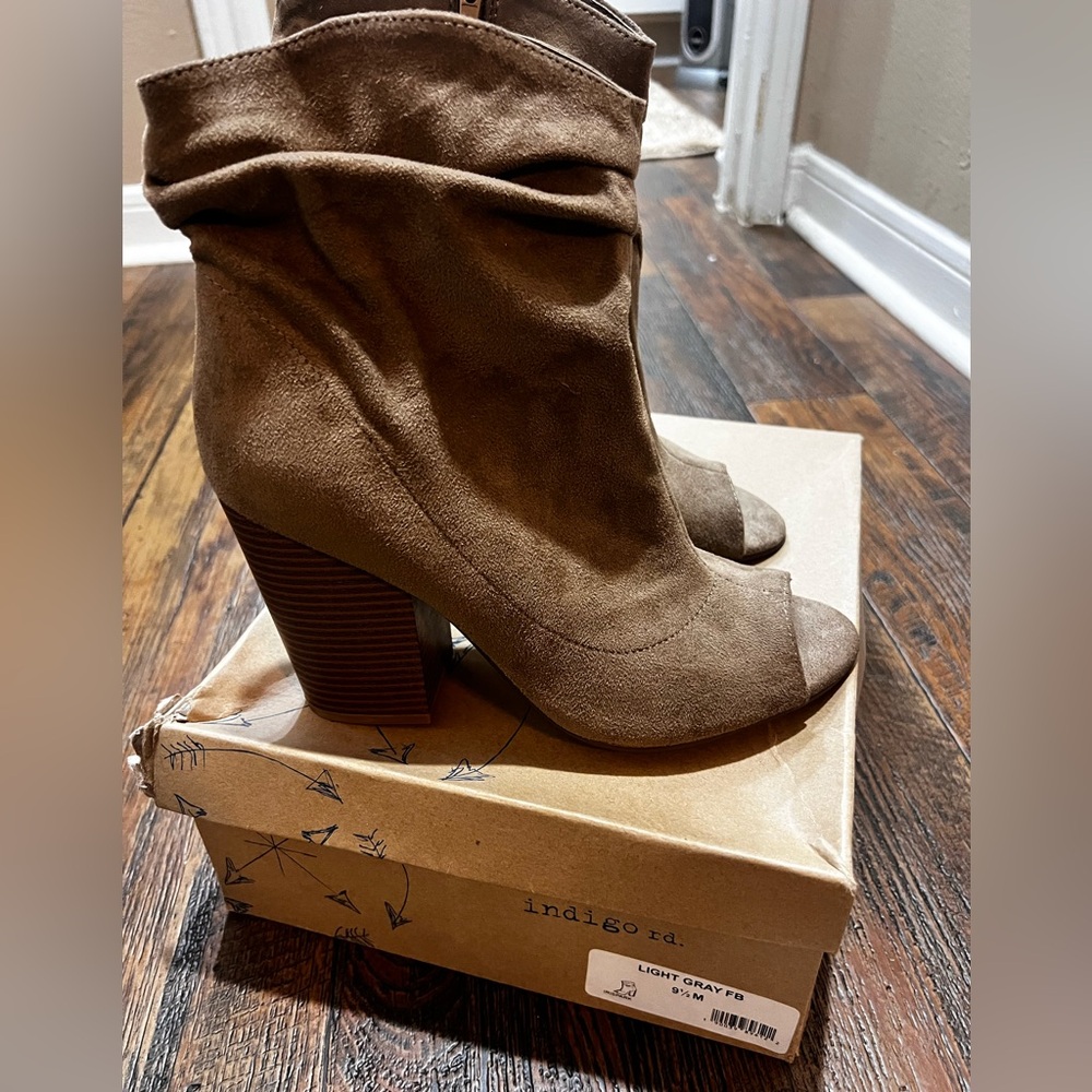 BRAND NEW Indigo Light Khaki Shoes